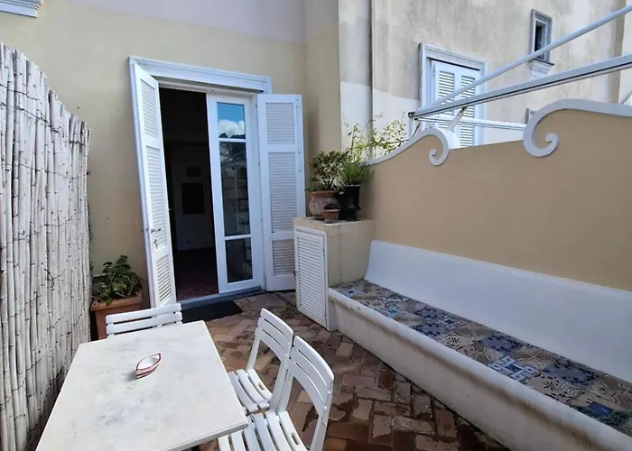 Vakantiehuis Le Camerelle 83 *