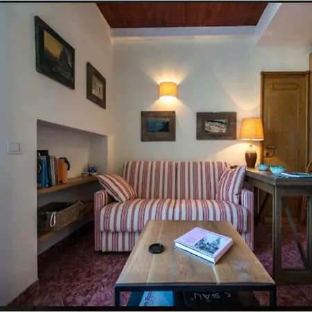 Le Camerelle 83 Feriehus *